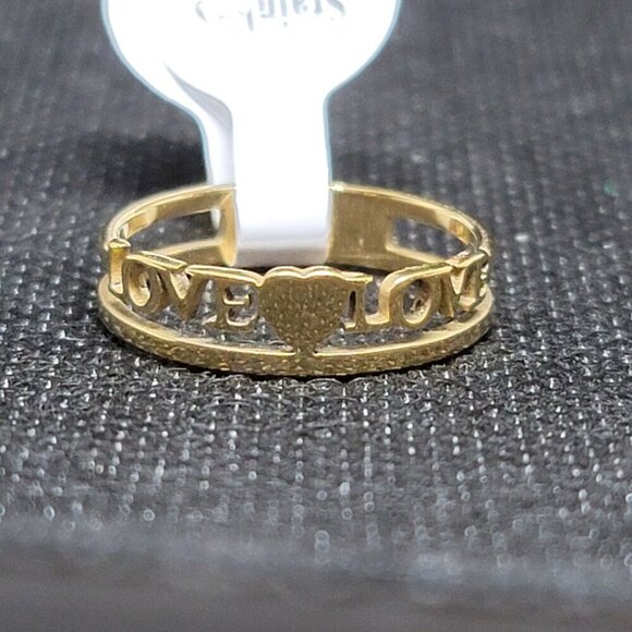R39. Stainless Steel Ring. - Picture 1 of 3